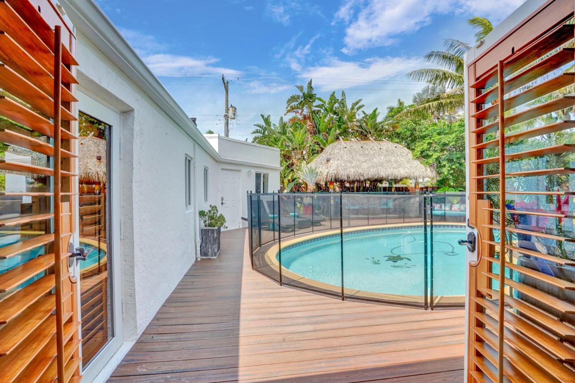 Private Pool With 5 Bedroom Retreat Hollywood Exteriér fotografie
